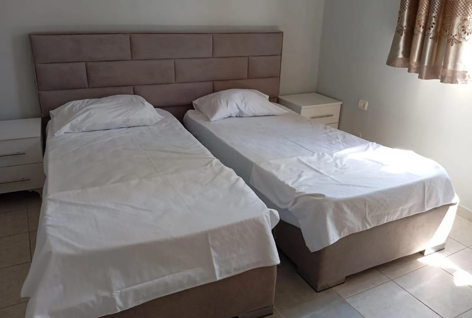 סרנדה Hillside Garden Apartament
