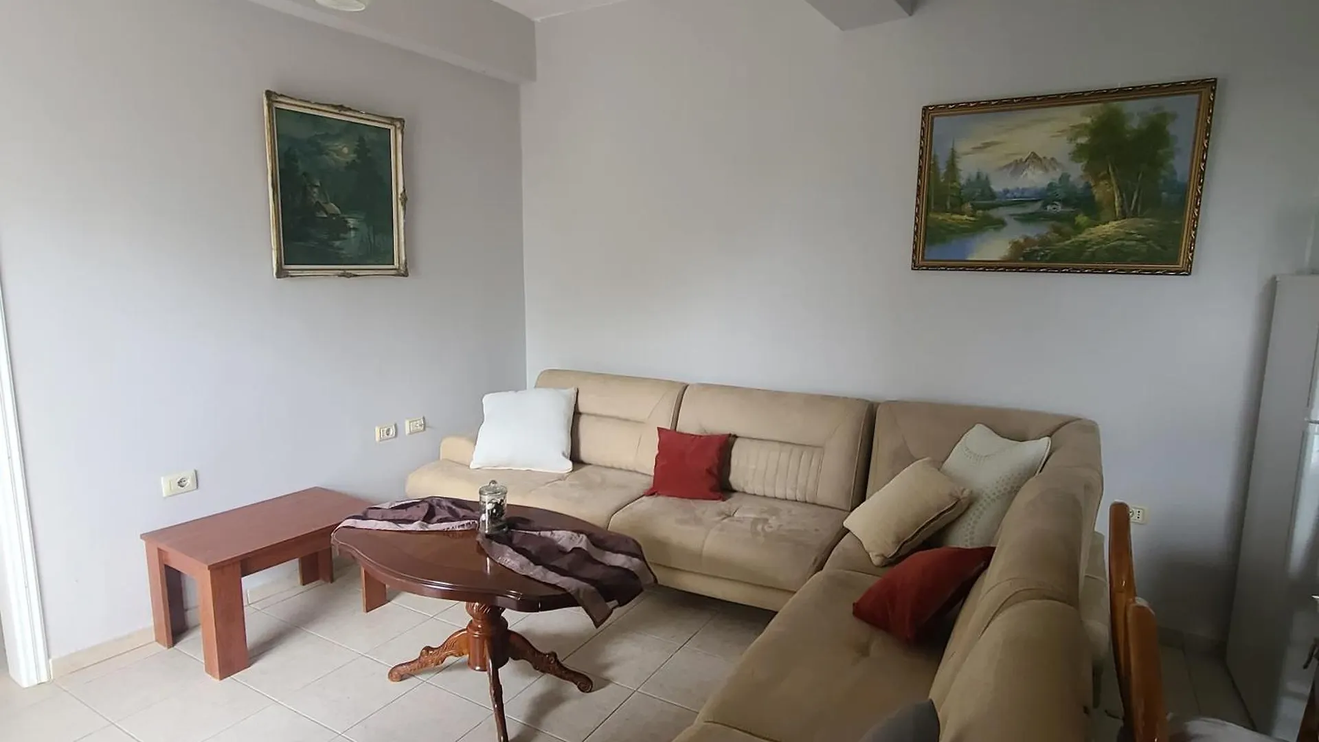 סרנדה Hillside Garden Apartament 0*,