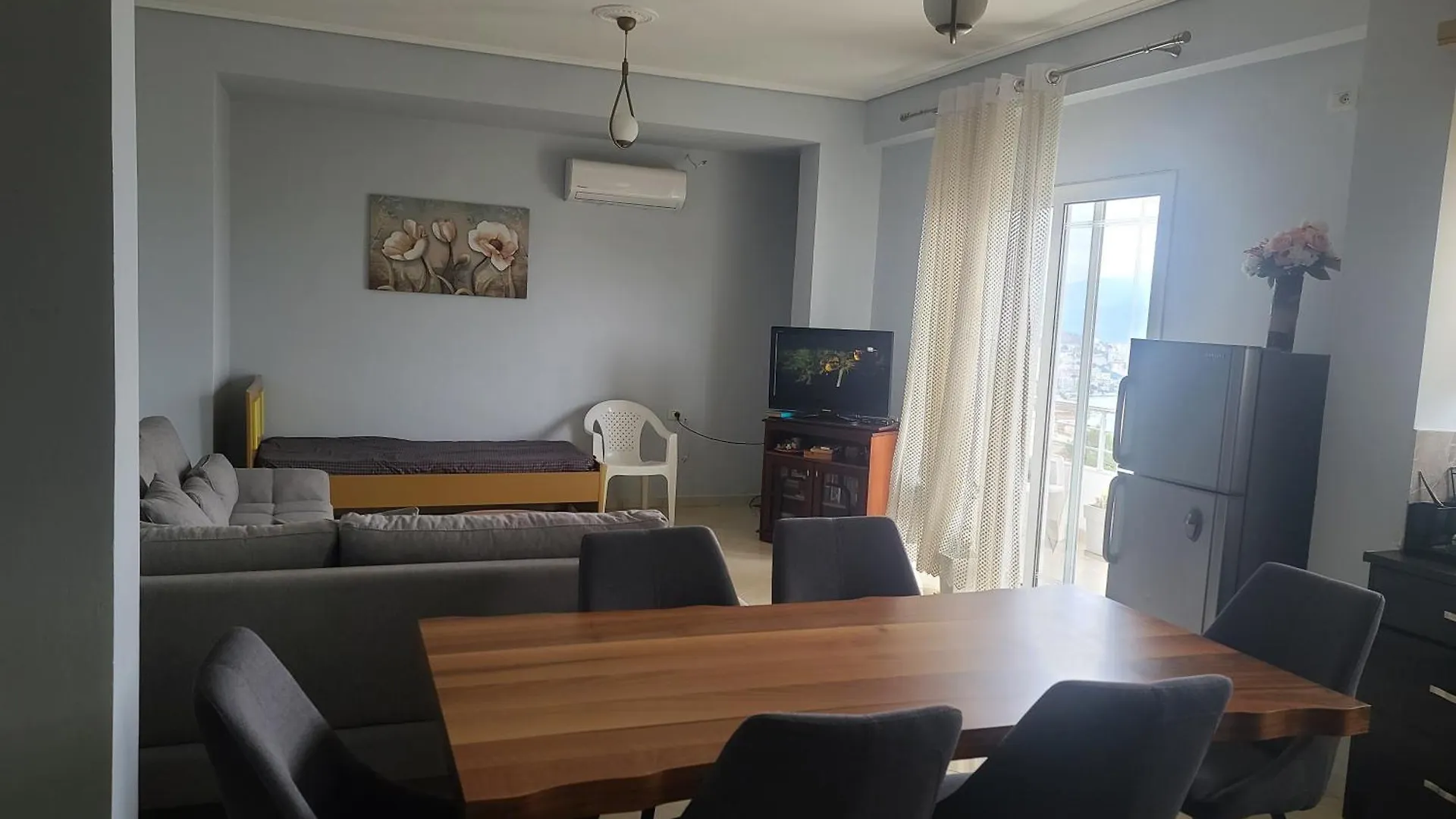 דירה סרנדה Hillside Garden Apartament